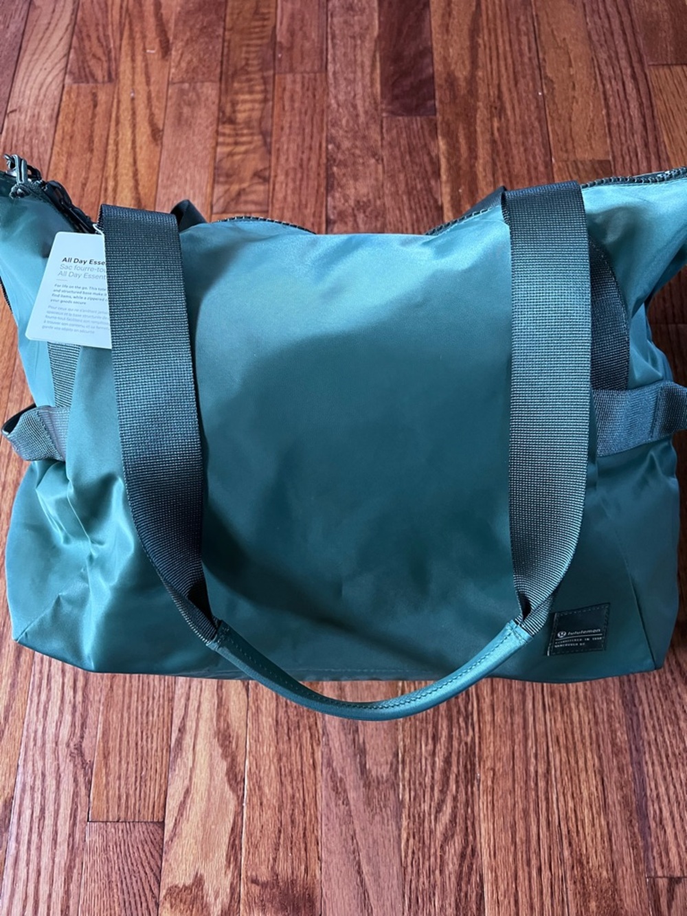 Lululemon Everyday Essential Tote NWT - Casual Everyday Carry